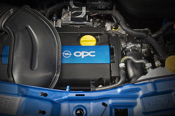 Herzstck des Meriva OPC ist der turboaufgeladene Vierzylinder mit 180 PS