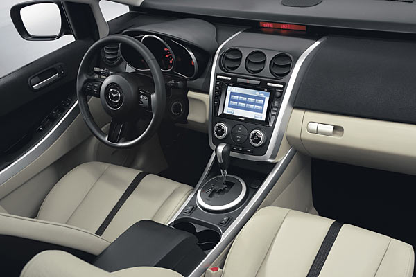 Blick ins CX-7-Interieur. Ob und ggf. inwieweit es hier bei der Europa-Version noch nderungen geben wird, steht noch nicht fest