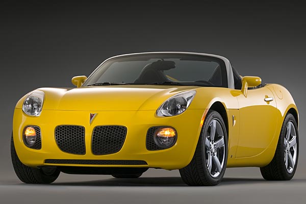 ... Pontiac Solstice, hier in der besonders potenten GXP-Variante