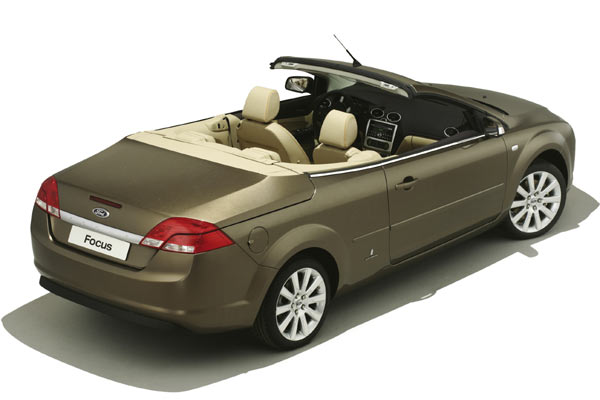 Nochmal im direkten Vergleich: Focus CC mit offenem &raquo;