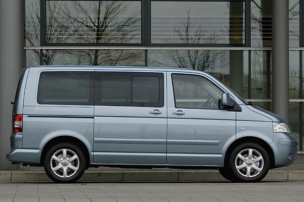 Kennzeichen sind u.a. Privacy Glass, 17 Zoll-R�der und eine leichte Tieferlegung