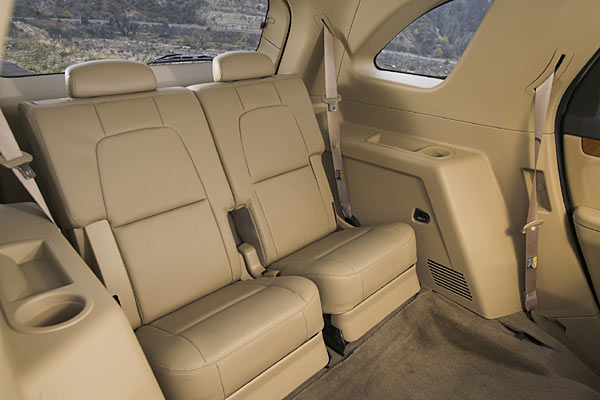 Die beiden Sitze in Reihe 3 sind optional und knnen komplett abgeklappt werden