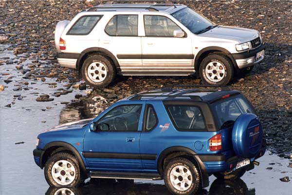 Rckblick auf den 2003 ausgelaufenen Opel Frontera, den es als Drei- und Fnftrer gab