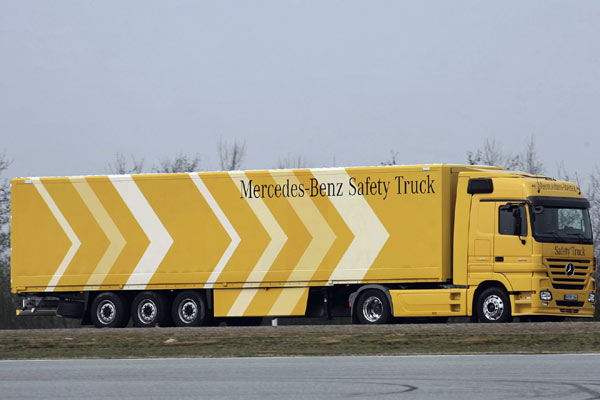 Alle Sicherheits-Details im jetzt vorgestellten »Safety Truck« sind aktuell verfgbar
