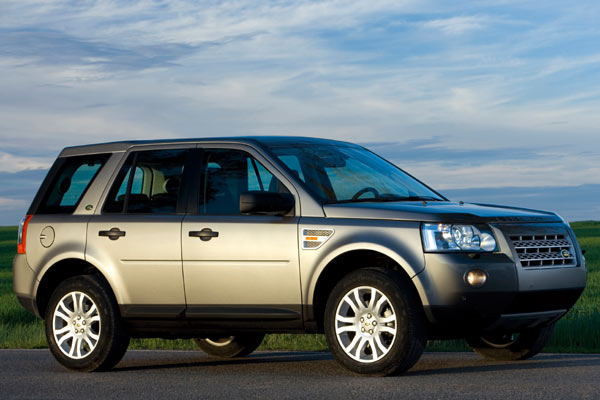 Die Lnge hat um fnf, die Breite um ber zehn und die Hhe um gut drei Zentimeter zugelegt