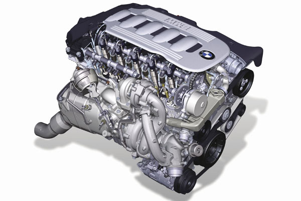 Erstmals bei BMW steht an der Leistungs-Spitze einer Baureihe ein Diesel. Der TwinTurbo-Sechszylinder leistet 286 PS und entwickelt ein maximales Drehmoment von 580 Newtonmetern