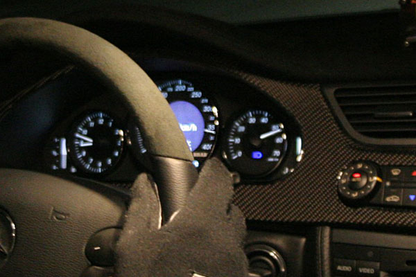 Die Tachonadel ist dabei bis auf ber 360 km/h geklettert, wie Brabus »