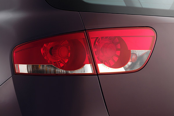 Die neuen Rckleuchten im Detail: Viel grer und geteilt