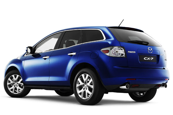 Am Heck beschränkt sich der Unterschied auf hier kaum sichtbare Nebelschlussleuchten im Stoßfänger