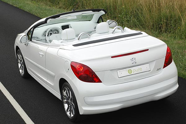 Die Rückleuchten werden voraussichtlich wie beim 307 CC über LED-Technik verfügen