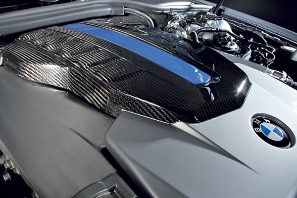 Der in vielen Details modifizierte Zwölfzylinder leistet nur 260 PS in beiden Betriebmodi