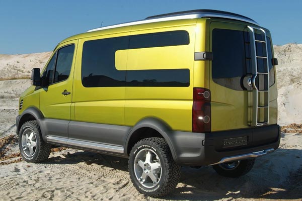 Beplankung, 20-Zoll-Geländereifen und eine Heckleiter sind weitere optische Kennzeichen