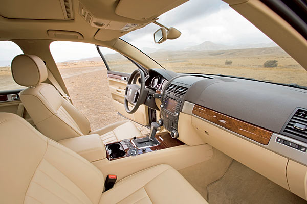 Das Interieur &ndash; sicher das Sahnestück des Touareg-Designs &ndash; bleibt weitestgehend unverändert