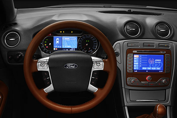 Ein großes Farbdisplay wird es optional geben, es wird aber wohl zwischen zwei gleich gestalteten Rundinstrumenten angesiedelt