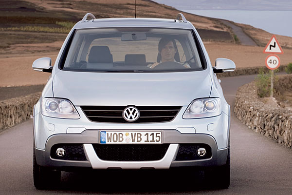 ... und Nebelscheinwerfern, ferner eine 20 Millimeter höhergelegte Karosserie und &raquo;