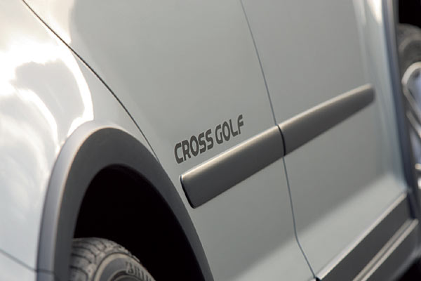 Auf den hinteren Türen findet sich ein prägnanter Schriftzug