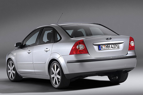 Im Gegensatz zu Opel traut sich Ford mit dem Focus in das Segment kleiner Limousinen