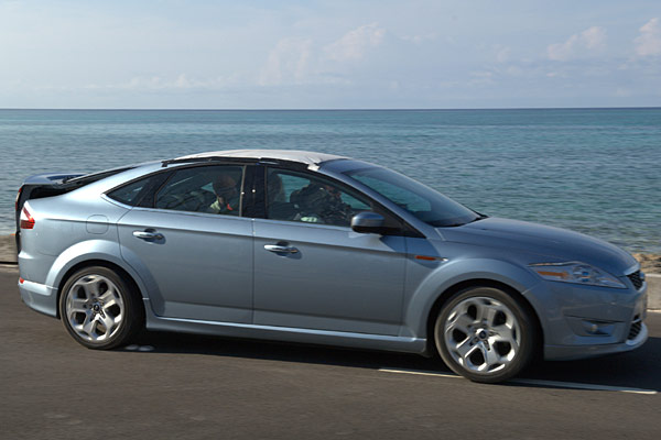 Feine Perspektiven: Die Route zum Hotel fhrt am Ufer entlang