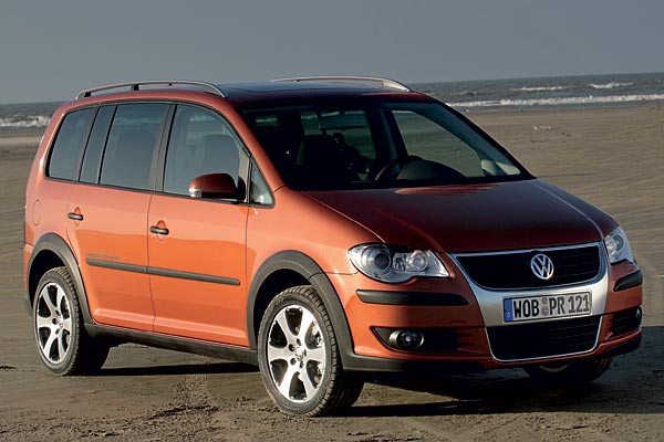 ... Mischbereifung, dunkle Scheinwerfergehuse, modifizierte Schrzen und »