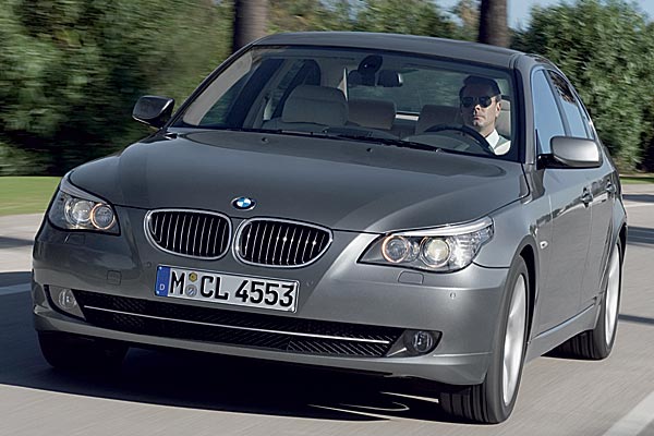 Dreieinhalb Jahre nach der Einführung überarbeitet BMW die Fünfer-Reihe