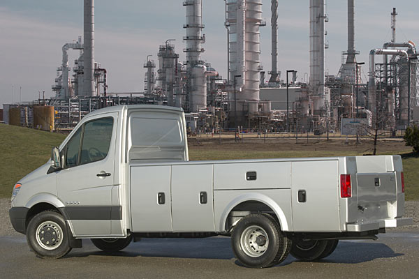 Natrlich gibt es den Sprinter auch als Pick-up, der als Benziner satte 258 PS leistet