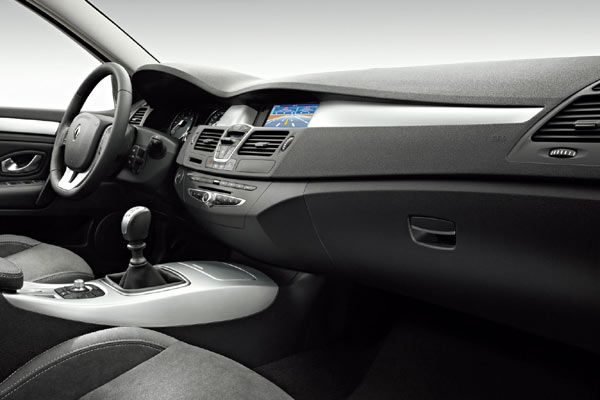 Neu gestaltet ist auch das Interieur mit angedeuteter Doppelhutze und »