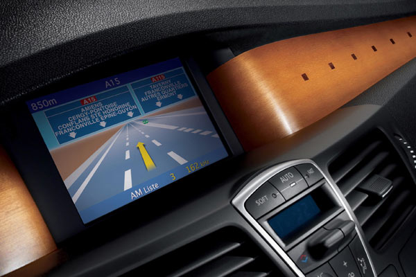 Das Navi verfgt offenbar zumindest in Frankreich ber eine detailreiche Darstellung