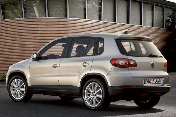 Auffllig ist die weit herunter reichende Heckklappe, angenehm die kurzen Karosserieberhnge