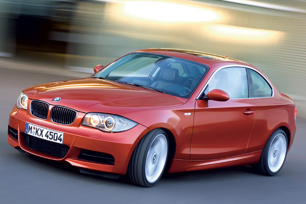 ... doch schon die Seitenansicht ist deutlich anders als bei den Schrgheck-Modellen