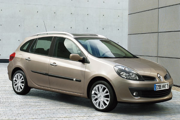 Gestatten, Renault Clio Grandtour. Erstmals gibt es den Renault-Kleinwagen auch als Kombi, der mit 4,20 Metern Länge schon Kompaktklasse-Maße erreicht