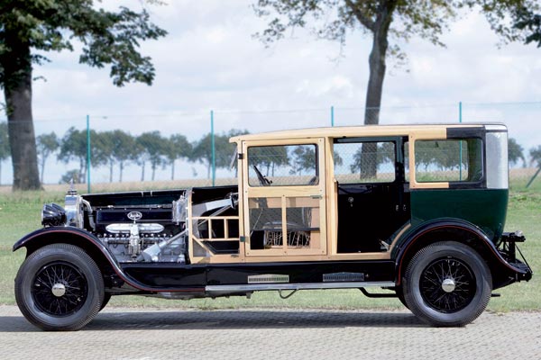 Audi hat den ersten Sechszylinder der Unternehmensgeschichte als Schnittmodell aufbauen lassen. Es handelt sich um einen Audi 18 Typ M von 1925, von dem weltweit nur noch vier Exemplare existieren