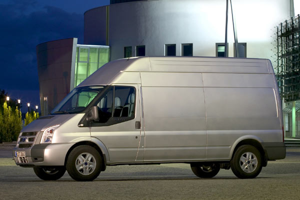 Das neue Topmodell des Ford Transit leistet 200 PS und bertrifft damit die Diesel-Konkurrenz von Mercedes Sprinter und VW Crafter sowie die von Fiat/Peugeot/Citron und Opel/Nissan/Renault