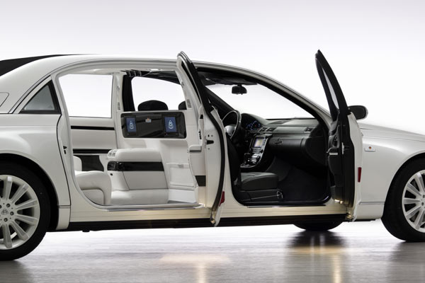 Blick ins Maybach-Interieur: Teuer, edel und grozgig in jeder Hinsicht