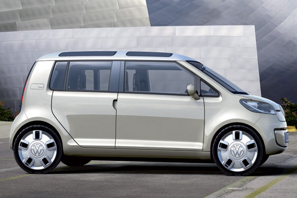 uerliches Erkennungszeichen sind die zustzlichen Dachfenster im Stil des legendren Samba-Bus