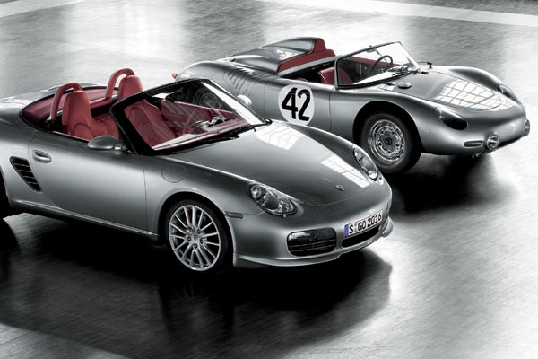 Porsche sieht das Sondermodell als Reminiszenz an den im Motorport der 1960er-Jahre erfolgreichen Typ 718 RS 60 