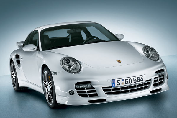 Porsche hat fr das 911 Turbo Coup ein »Aerokit« konzipiert, bestehend aus Front-Spoilerlippe und »