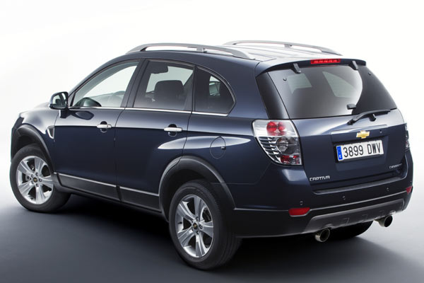 Au�erdem gibt es modifizierte Endrohre sowie silberfarbene T�rgriffe und Dachreling