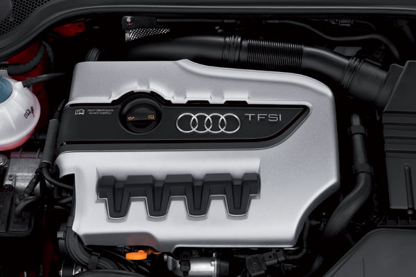 Herzstck ist der Vierzylinder-Turbomotor, der aus zwei Litern Hubraum 272 PS mobilisiert