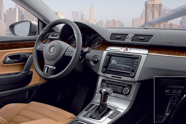 Das MFA-Display ist endlich farbig ausgefhrt, Mittelkonsole und Luftduschen bleiben unverndert