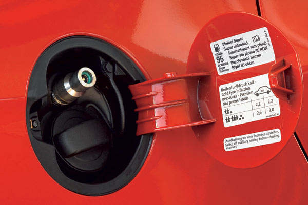 ... zustzlich zum normalen Superbenzin Erdgas