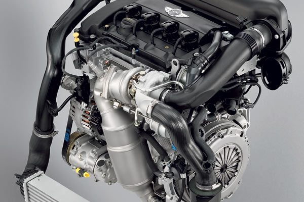 Der 1,6-Liter-Direkteinspritzer leistet dank Turbo-Aufladung 211 PS und entwickelt 260 Nm Drehmoment