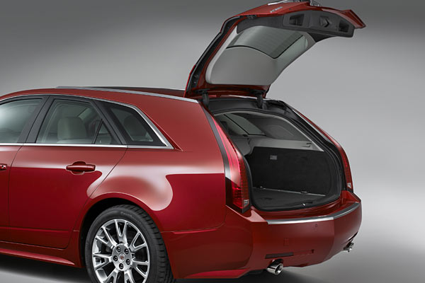 Positiv: Die Heckklappe kommt ohne strende Gasdruck-Dmpfer aus