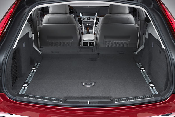 Nicht selbstverstndlich: Ebene Ladeflche nach dem Umklappen der Rcksitze