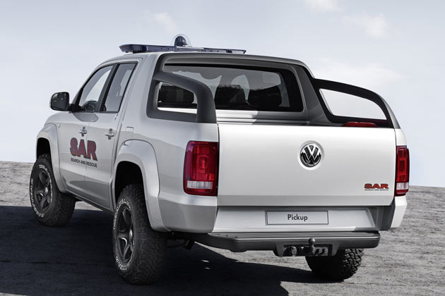 Auch am Heck des Allradlers dominieren gerade, waagrerechte Formen