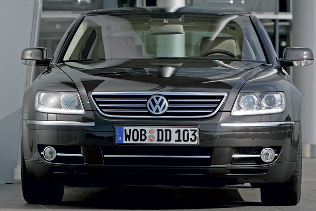 Das horizontale Tagfahrlicht war bereits im Frhling 2007 eingefhrt worden. Noch immer darf der Phaeton als schnes Auto gelten