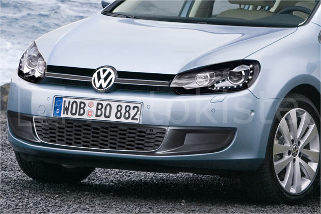Kennzeichen sind die Abkehr vom V-frmigen Grill hin zum neuen, horizontal betonten Markengesicht, sowie die strker akzentuierte Motorhaube mit Logo-Anschnitt und Scheinwerfer ohne »Trnenscke«