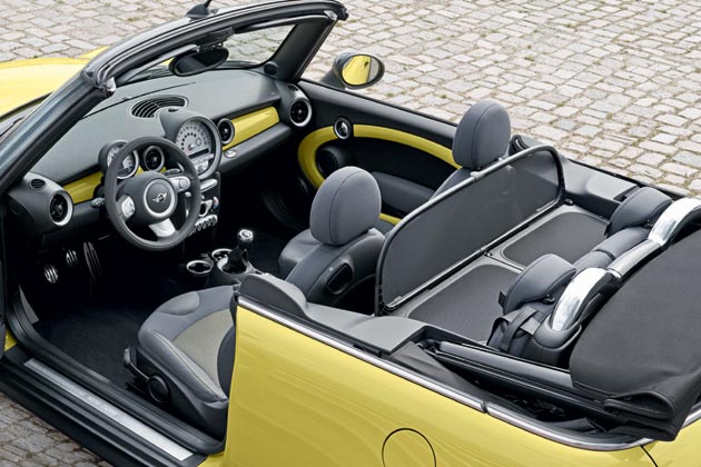 Auch im Innenraum bietet das Mini Cabriolet keine berraschungen, sieht man »