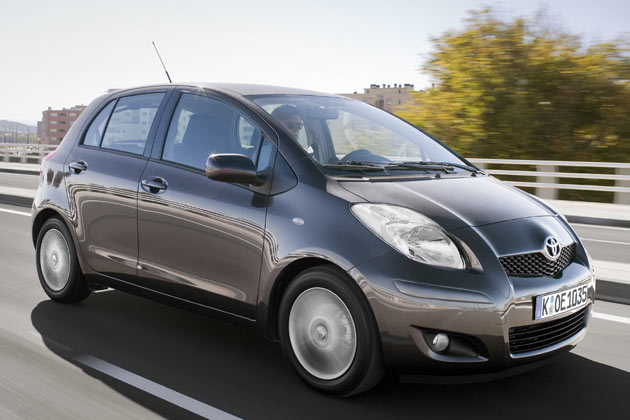 Der gre Fortschritt des Yaris sind die niedrigeren Verbrauchswerte dank neuer oder optimierter Motoren und Getriebe. Im 101-PS-Benziner gibt es sogar ein Start-Stopp-System