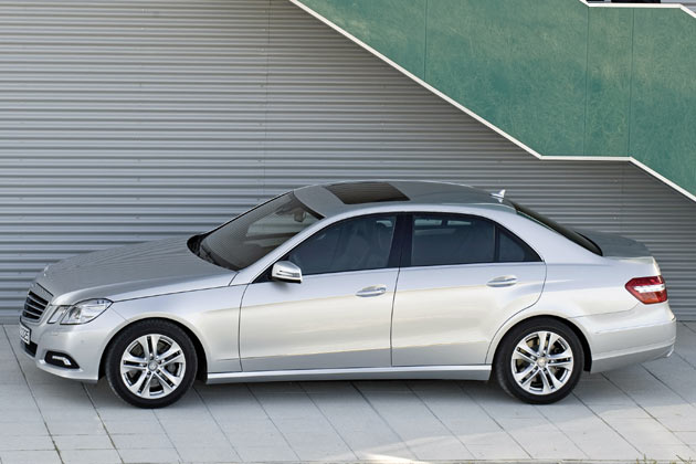 Die Auenlnge wchst nur um einen, der Radstand um zwei Zentimeter. Die Hhe ist etwas geringer, die Breite deutlich grer als bisher