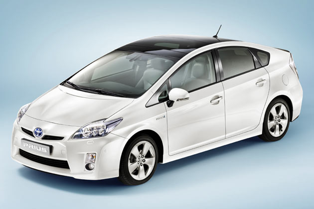 In dieser Perspektive wirkt das Auto durchaus ansehnlich. Das Bild zeigt die deutsche Version, die Spiegelblinker tragen wird. Optional ist ein Glasdach mit Solarzellen erhltlich